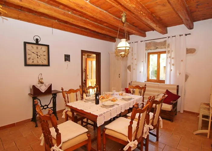 فيلة Charming Stone House By The Sea