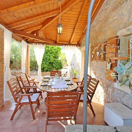 Charming Stone House By The Sea Cizici