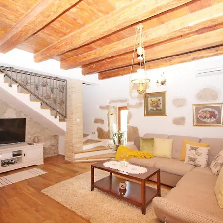 Charming Stone House By The Sea Čižići