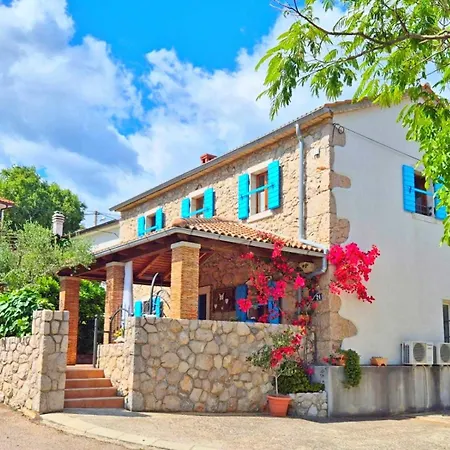 Charming Stone House By The Sea