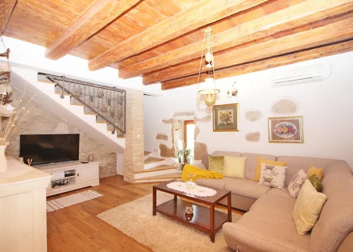 Charming Stone House By The Sea Čižići