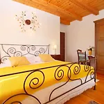 Villa Charming Stone House By The Sea