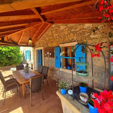Charming Stone House By The Sea Čižići