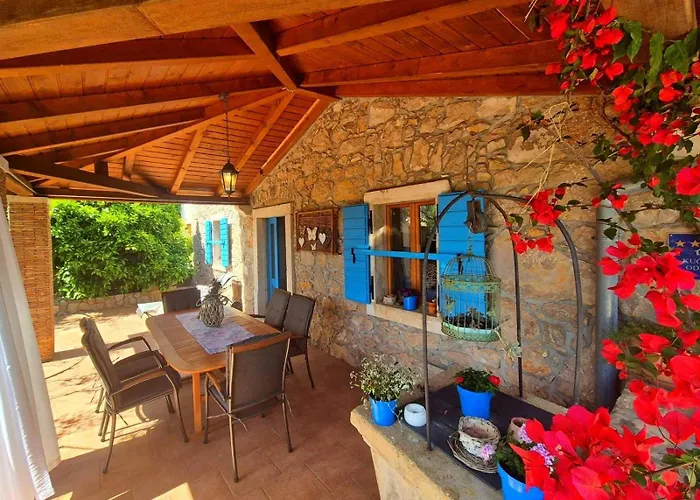 Charming Stone House By The Sea Čižići